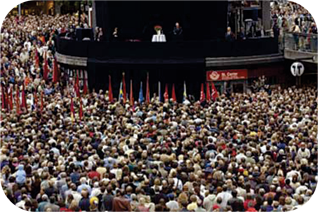 55 000  personer p� Sergels torg vid manifestationen till minne av Anna Lindh.